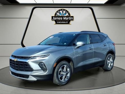 Used 2023 Chevrolet Blazer LT FWD image 1