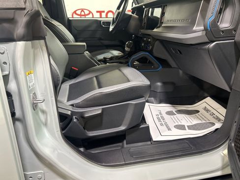 Used 2024 Ford Bronco Black Diamond w/ Sasquatch Package image 13