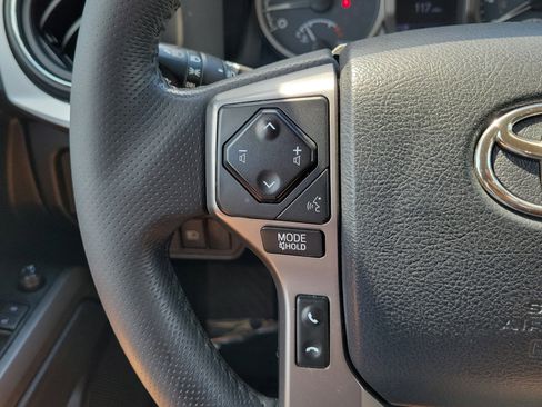 Used 2019 Toyota Tacoma SR5 AWD/4WD image 25
