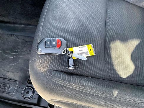 Certified 2021 Jeep Gladiator Sport image 30