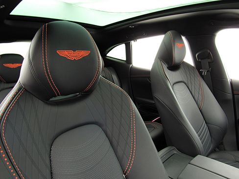 Used 2023 Aston Martin DBX AWD/4WD image 30