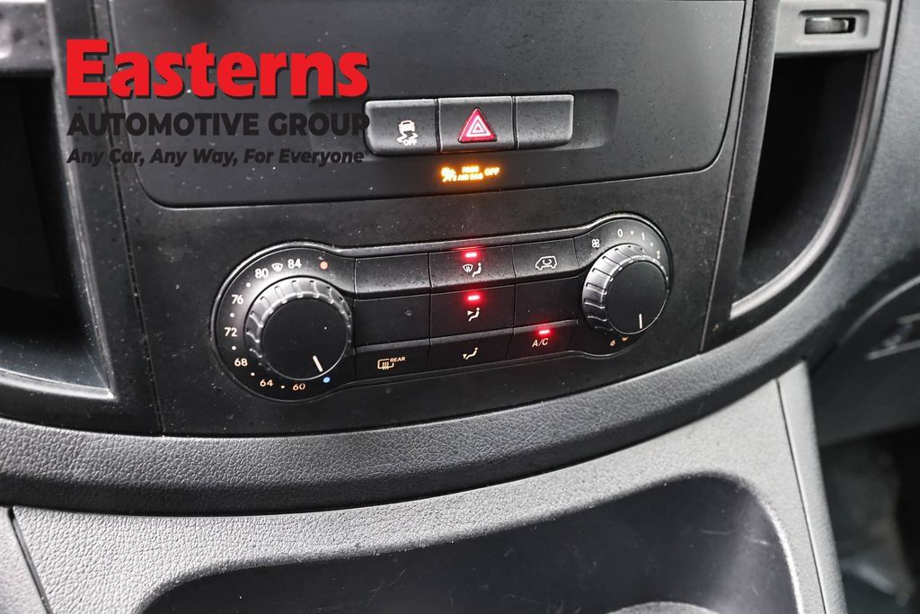Used 2022 Mercedes-Benz Metris image 17