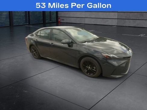 Used 2025 Toyota Camry LE FWD image 2