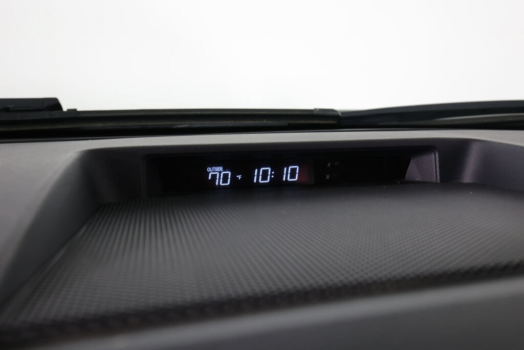 Used 2014 Toyota Sequoia Platinum AWD/4WD image 39
