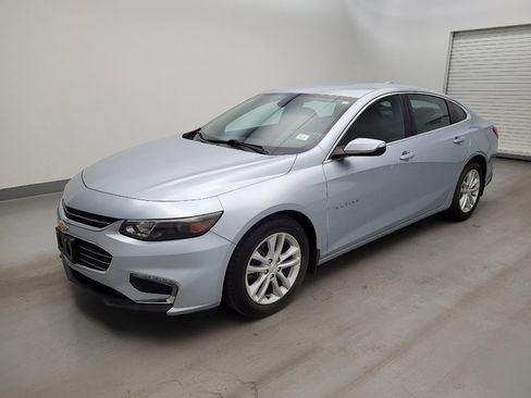 Used 2017 Chevrolet Malibu LT FWD image 2