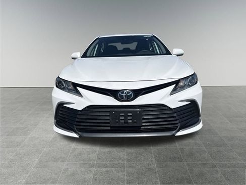 Used 2024 Toyota Camry LE image 9