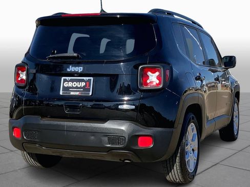 Used 2018 Jeep Renegade Latitude image 12