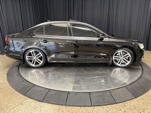 Used 2017 Volkswagen Jetta SEL image 6
