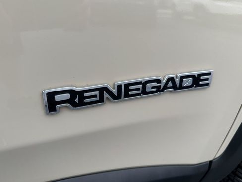 Used 2015 Jeep Renegade Limited AWD/4WD image 76