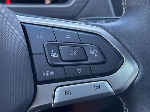 Used 2023 Volkswagen Tiguan SE R-Line image 23