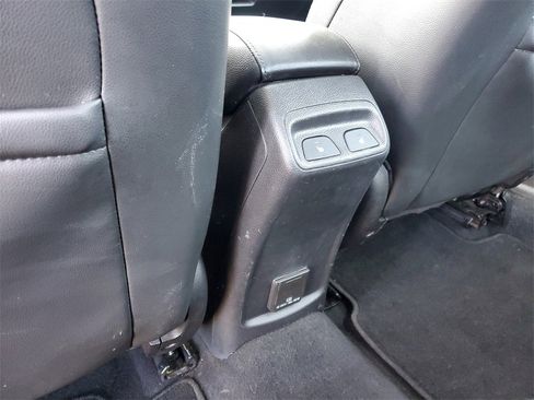 Used 2017 Chevrolet Cruze Premier image 33