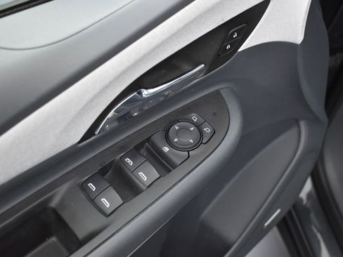 Used 2017 Chevrolet Bolt Premier w/ Driver Confidence II Package image 10