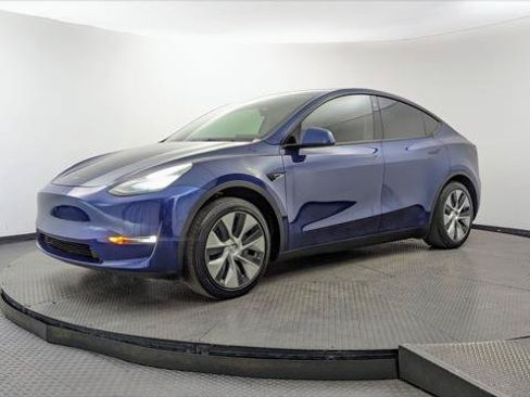 Used 2021 Tesla Model Y 2WD image 2