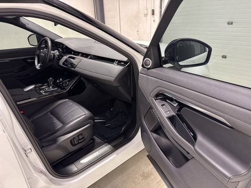 Used 2020 Land Rover Range Rover Evoque R-Dynamic SE image 31