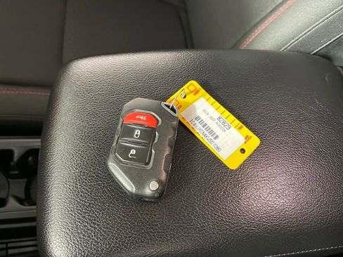 Used 2019 Jeep Wrangler Rubicon image 25