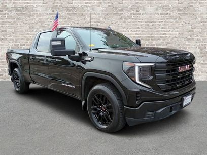 Used 2024 GMC Sierra 1500 Pro w/ Graphite Edition