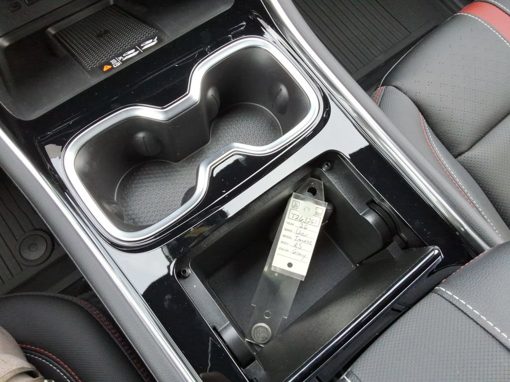 New 2026 Chevrolet Traverse RS w/ LPO, Floor Liner Package FWD image 31