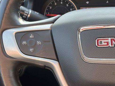 Used 2020 GMC Acadia SLE w/ Driver Convenience Package image 16