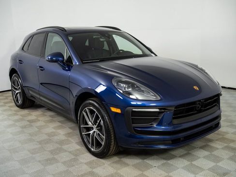 New 2026 Porsche Macan Base image 27