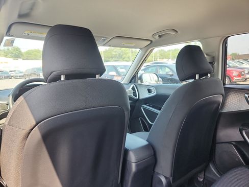 Used 2022 Kia Soul LX w/ Technology Package FWD image 24