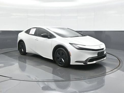 Certified 2024 Toyota Prius Prime FWD image 1