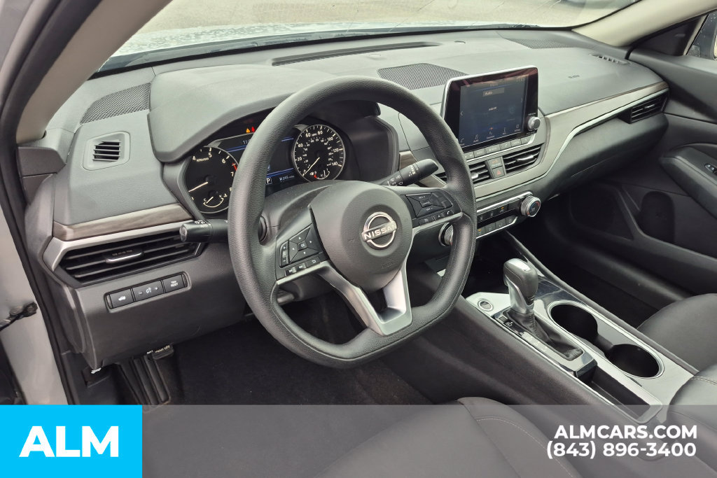 Used 2024 Nissan Altima 2.5 SV FWD image 14
