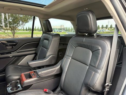 Used 2022 Lincoln Aviator Reserve w/ Equipment Group 201A AWD/4WD image 43