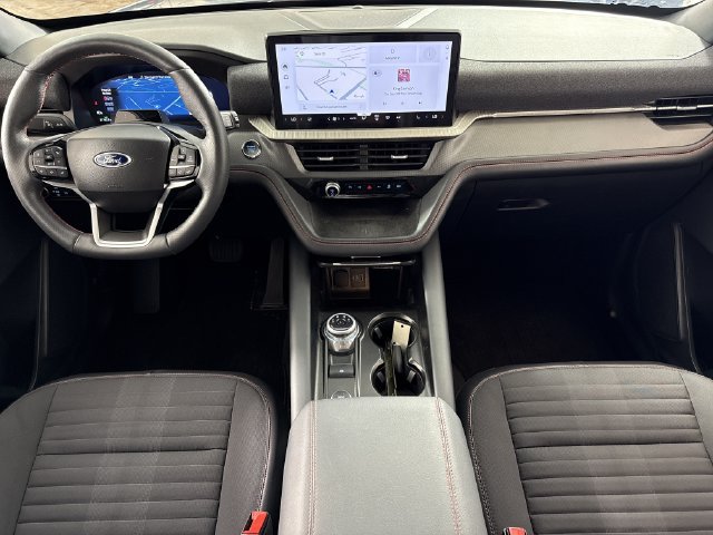 Used 2025 Ford Explorer ST-Line w/ ST-Line Street Pack AWD/4WD image 2