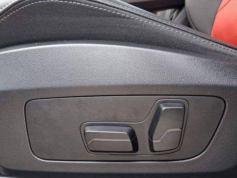 Used 2025 BMW X2 xDrive28i w/ Premium Package image 13