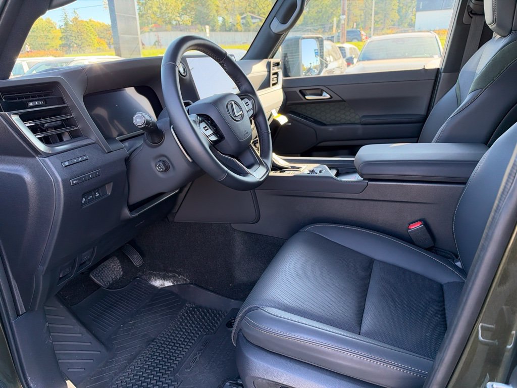 Certified 2024 Lexus GX 550 AWD/4WD image 32