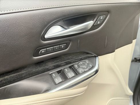 Used 2023 Cadillac XT4 Premium Luxury image 11