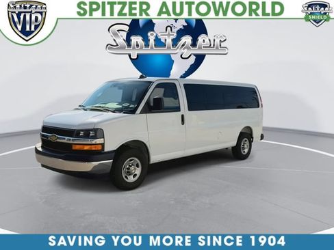 Used 2025 Chevrolet Express 3500 LT w/ LT Preferred Equipment Group RWD image 5