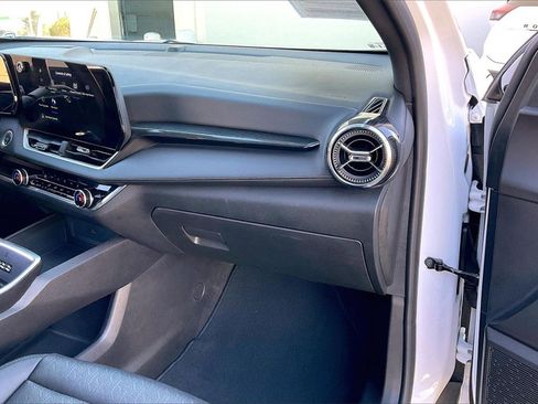 Used 2025 Chevrolet Equinox LT w/ Convenience Package II image 17