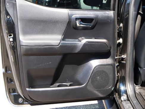 Used 2019 Toyota Tacoma TRD Pro AWD/4WD image 34