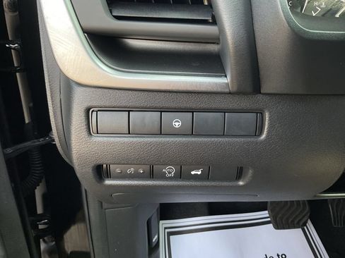 Used 2025 Nissan Rogue SV FWD image 24