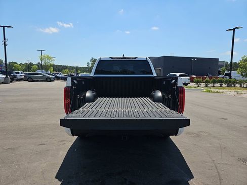 Used 2022 Toyota Tundra SR5 w/ SR5 Premium Package AWD/4WD image 17
