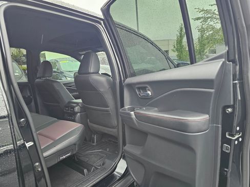 Used 2025 Honda Ridgeline Black Edition image 16