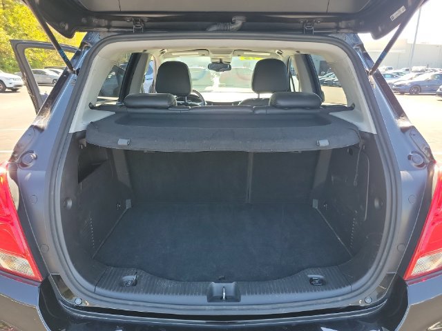Used 2021 Chevrolet Trax LT w/ Redline Edition AWD/4WD image 37