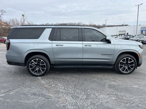 Used 2025 Chevrolet Suburban RST w/ Comfort Package image 4