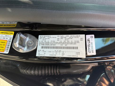 Used 2020 Ford Escape Titanium image 25