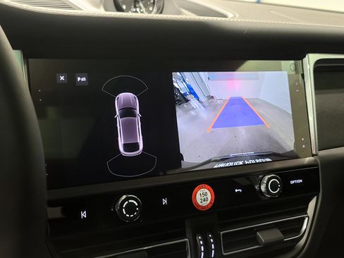 New 2026 Porsche Macan GTS image 23