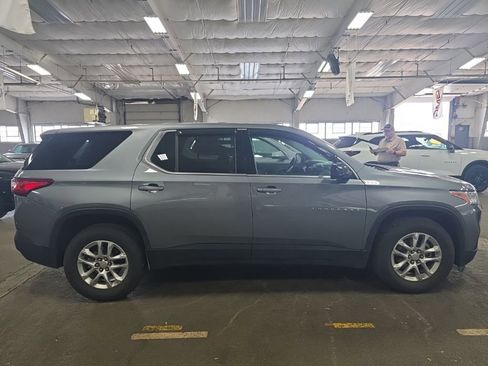 Used 2019 Chevrolet Traverse LS FWD image 2