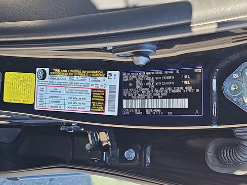 Used 2022 Toyota Highlander XLE image 40