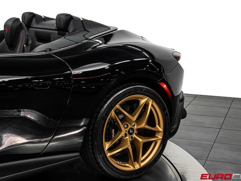 Used 2026 Ferrari Roma Spider RWD image 17