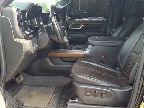 Used 2024 Chevrolet Silverado 2500 High Country w/ High Country Premium Package AWD/4WD image 13