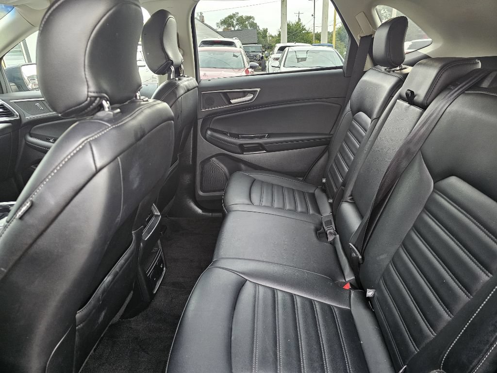 Used 2019 Ford Edge SEL w/ Equipment Group 201A AWD/4WD image 31