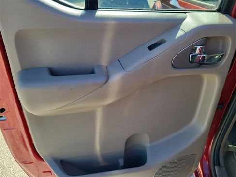 Used 2016 Nissan Frontier SV w/ SV Value Truck Package image 16