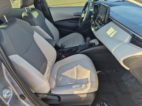Used 2022 Toyota Corolla LE FWD image 24