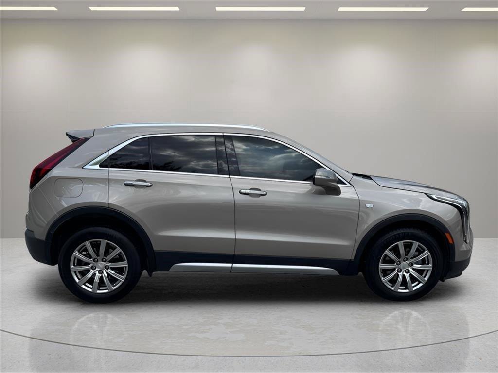 Used 2023 Cadillac XT4 Premium Luxury w/ Technology Package FWD image 6