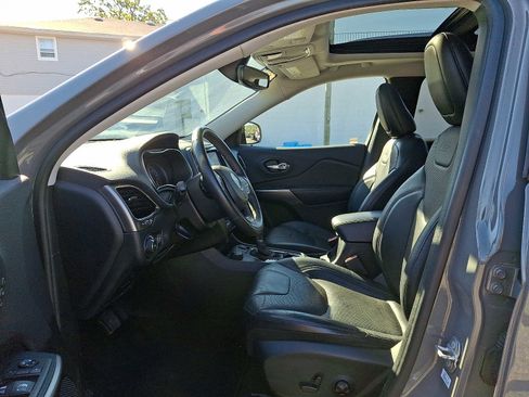 Used 2019 Jeep Cherokee Limited image 13
